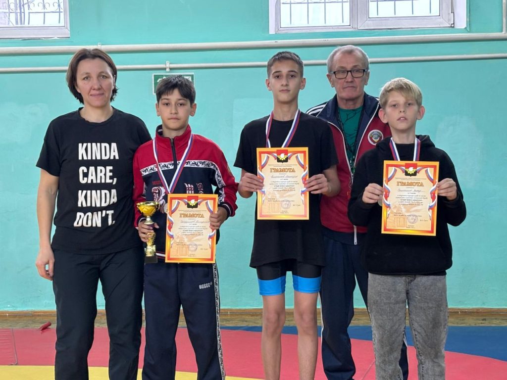 7 ноября 2025 года в клубе по месту жительства «Октябрь» состоялось значимое спортивное событие — открытое первенство по вольной борьбе среди юношей «Спорт против наркотиков» в рамках общероссийской акции "Спорт против наркотиков"