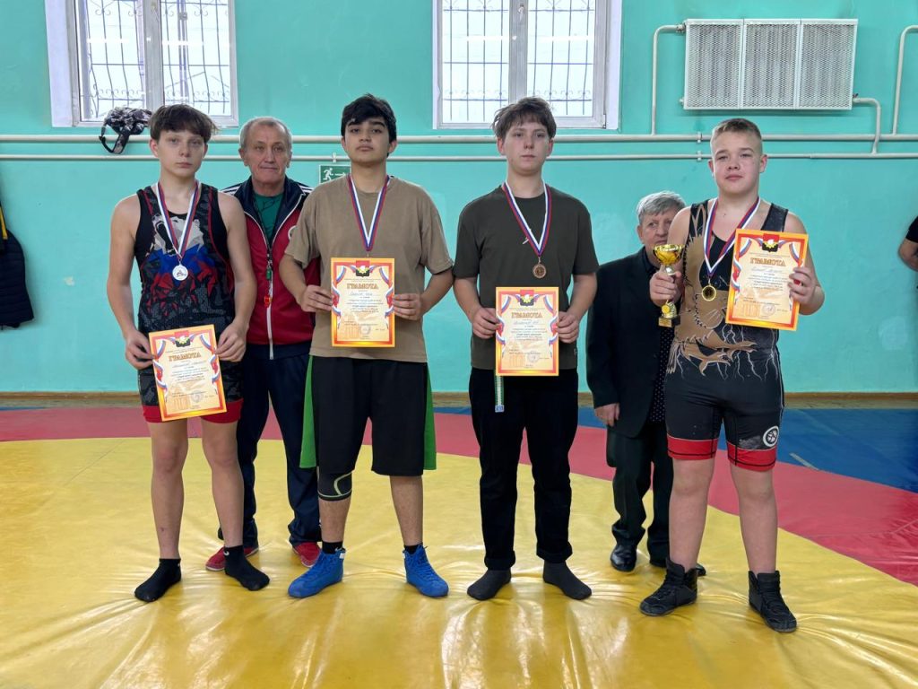 7 ноября 2025 года в клубе по месту жительства «Октябрь» состоялось значимое спортивное событие — открытое первенство по вольной борьбе среди юношей «Спорт против наркотиков» в рамках общероссийской акции "Спорт против наркотиков"