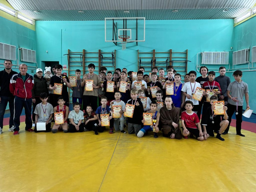 7 ноября 2025 года в клубе по месту жительства «Октябрь» состоялось значимое спортивное событие — открытое первенство по вольной борьбе среди юношей «Спорт против наркотиков» в рамках общероссийской акции "Спорт против наркотиков"