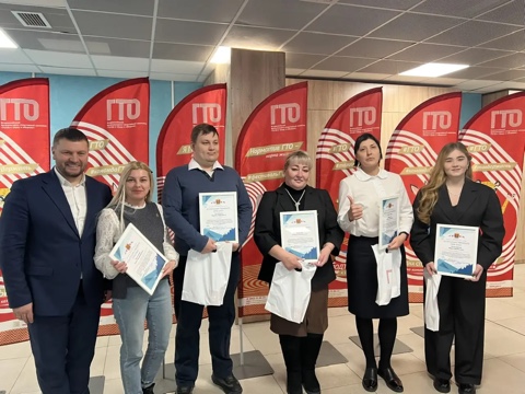 Клубы по месту жительства 22 декабря 2025 года в очно-заочном формате прошло важное совещание на тему «Реализация Всероссийского физкультурно‑спортивного комплекса «Готов к труду и обороне» в 2025 году. Планы на 2026 год»