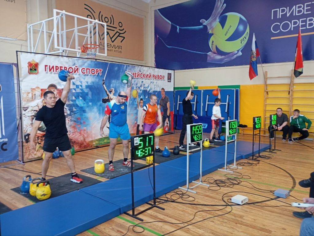 13 декабря 2025 года в Кузбасском государственном аграрном университете прошли захватывающие соревнования по гиревому спорту — «Гиревой марафон 2026». Турнир был посвящён Дню Конституции и 80‑летию Победы в Великой Отечественной войне