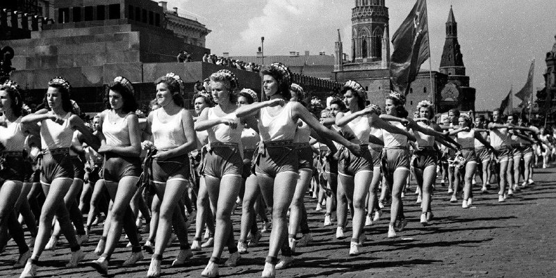 Клубы по месту жительства Движение ГТО. История проведения парадов физкультурников