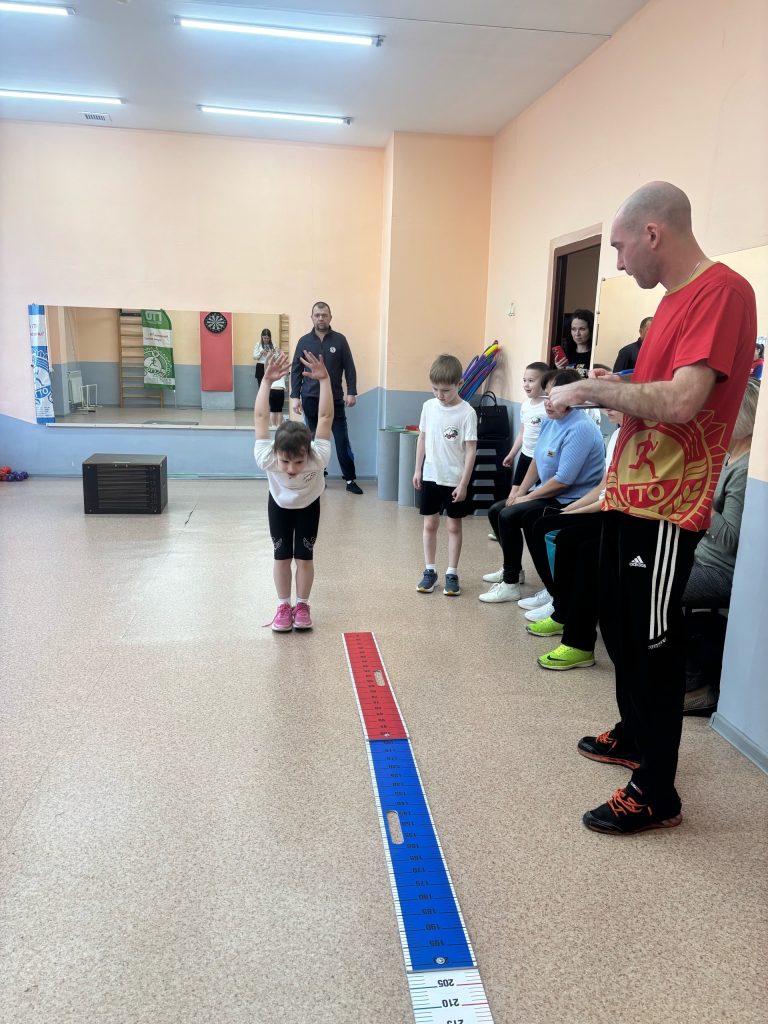 18 февраля 2026 года в клубе по месту жительства «Восход» прошёл муниципальный этап фестиваля «Малыши Кузбасса шагают в ГТО», собравший юных спортсменов из дошкольных учреждений Заводского района города Кемерово