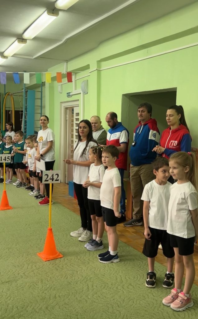 Клубы по месту жительства 6 февраля 2026 года в Заводском районе города Кемерово в Центре тестирования ГТО МАУ «Клубы по месту жительства» официально стартовал муниципальный этап фестиваля «Малыши Кузбасса шагают в ГТО»