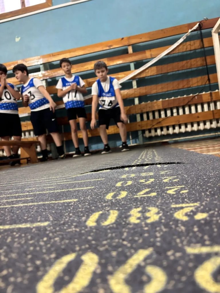 3 февраля 2026 года специалисты Центра тестирования ГТО г. Кемерово приняли нормативы комплекса ВФСК ГТО  у школьников МБОУ "СОШ №8" г. Кемерово, в рамках регионального конкурса «Начальные классы в ГТО»