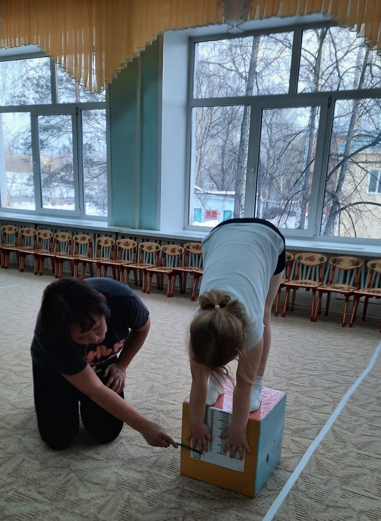 Клубы по месту жительства 2 - 3 марта 2026 года специалисты Центра тестирования ГТО МАУ "Клубы по месту жительства" приняли нормативы Всероссийского физкультурно-спортивного комплекса "Готов к Труду и Обороне" у ребят 6 лет в детских садах №197, №205 и №124 города Кемерово