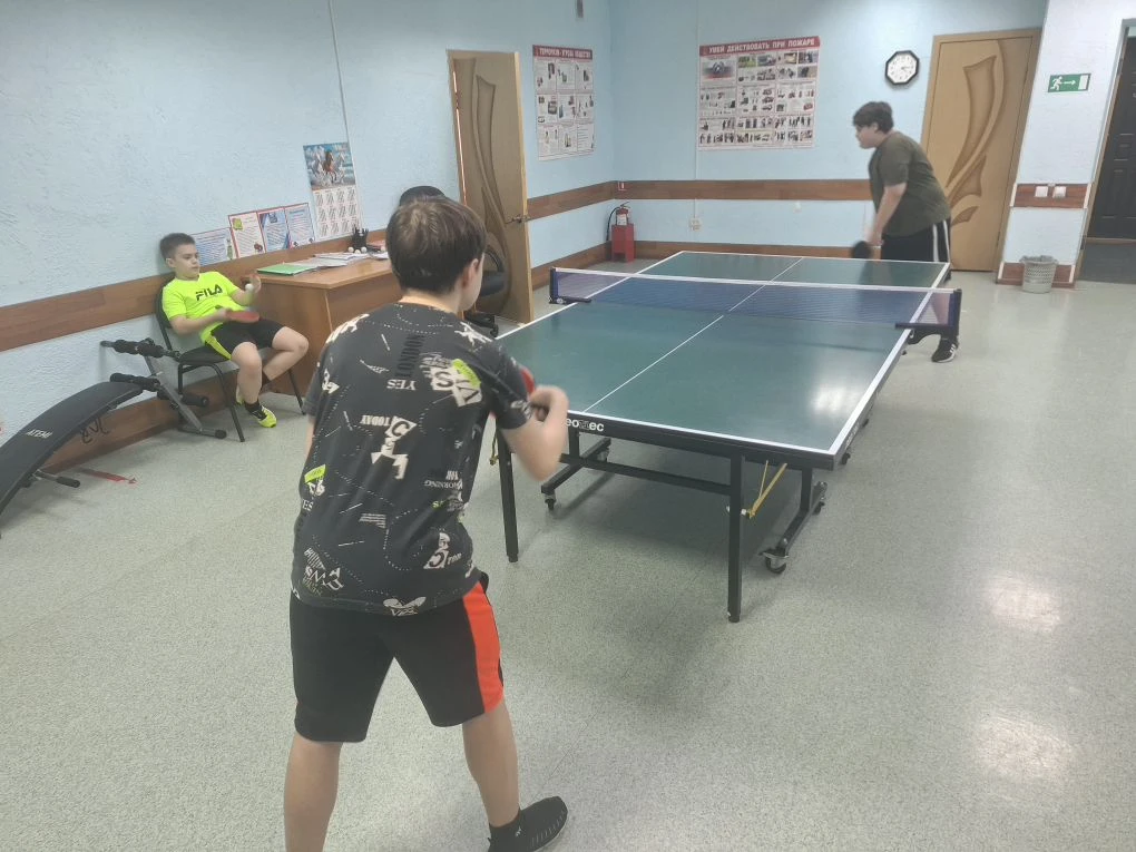 Клубы по месту жительства 🏓 20 марта 2026 года в клубе «Слава» царил настоящий спортивный праздник! 10 юных теннисистов сразились в захватывающем внутриклубном турнире 🏓