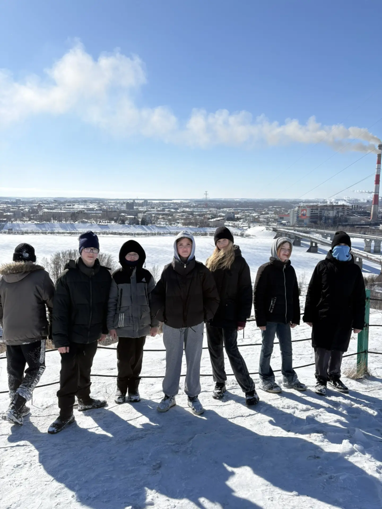 Ученики кадетских классов Росгвардии школы №74 Кировского района провели незабываемые выходные на свежем воздухе — и всё благодаря инструктору по спорту клуба по месту жительства «Сибиряк» Анне Игоревне Максутовой!