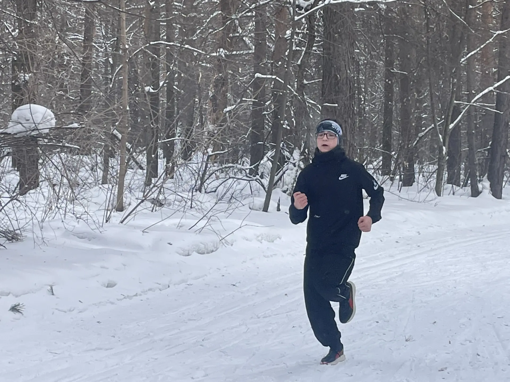 Ученики кадетских классов Росгвардии школы №74 Кировского района провели незабываемые выходные на свежем воздухе — и всё благодаря инструктору по спорту клуба по месту жительства «Сибиряк» Анне Игоревне Максутовой!