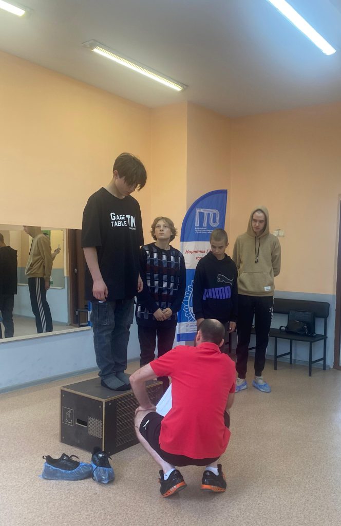 27 марта 2026 года в клубе «Восход» специалисты Центра тестирования ГТО МАУ «Клубы по месту жительства» провели прием нормативов среди подростков.