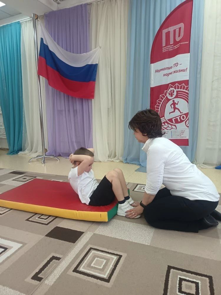 Клубы по месту жительства 2 - 3 марта 2026 года специалисты Центра тестирования ГТО МАУ "Клубы по месту жительства" приняли нормативы Всероссийского физкультурно-спортивного комплекса "Готов к Труду и Обороне" у ребят 6 лет в детских садах №197, №205 и №124 города Кемерово