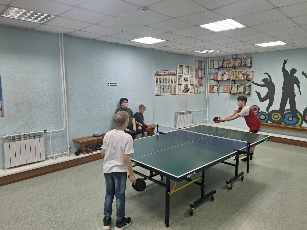 Клубы по месту жительства 🏓 20 марта 2026 года в клубе «Слава» царил настоящий спортивный праздник! 10 юных теннисистов сразились в захватывающем внутриклубном турнире 🏓