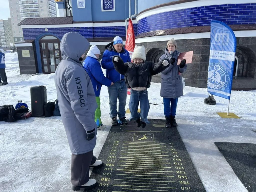 21 марта 2026 года в Кемерово в рамках традиционного мероприятия «Казанский лыжный ход» Мобильный центр тестирования ГТО Кузбасса провёл акцию «ГТО для всех и для каждого!»