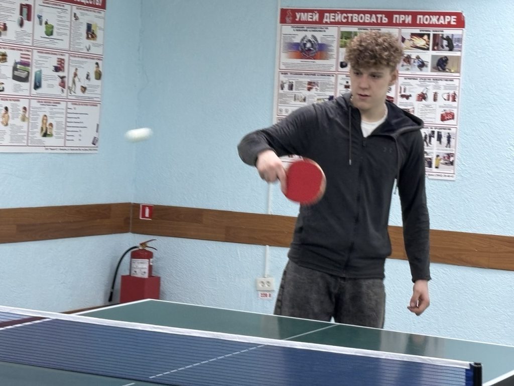 5 марта 2026 года в клубе по месту жительства «Слава» прошел мастер-класс по настольному теннису, организованный для несовершеннолетних осужденных, состоящих на учете в филиалах г. Кемерово ФКУ «Уголовно-исполнительная инспекция ГУФСИН России по Кемеровской области - Кузбассу». 🎉