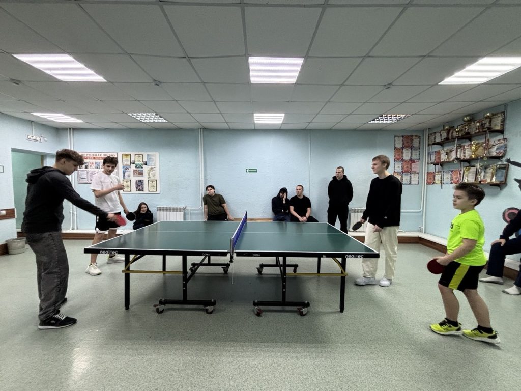 5 марта 2026 года в клубе по месту жительства «Слава» прошел мастер-класс по настольному теннису, организованный для несовершеннолетних осужденных, состоящих на учете в филиалах г. Кемерово ФКУ «Уголовно-исполнительная инспекция ГУФСИН России по Кемеровской области - Кузбассу». 🎉