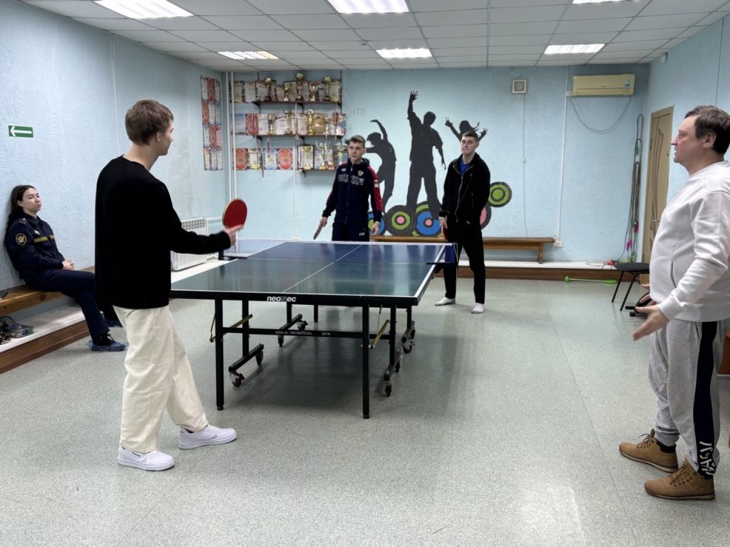 5 марта 2026 года в клубе по месту жительства «Слава» прошел мастер-класс по настольному теннису, организованный для несовершеннолетних осужденных, состоящих на учете в филиалах г. Кемерово ФКУ «Уголовно-исполнительная инспекция ГУФСИН России по Кемеровской области - Кузбассу». 🎉
