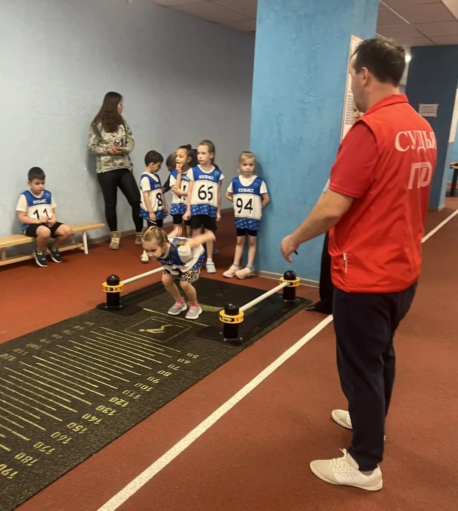 Клубы по месту жительства Первые шаги к знаку ГТО!