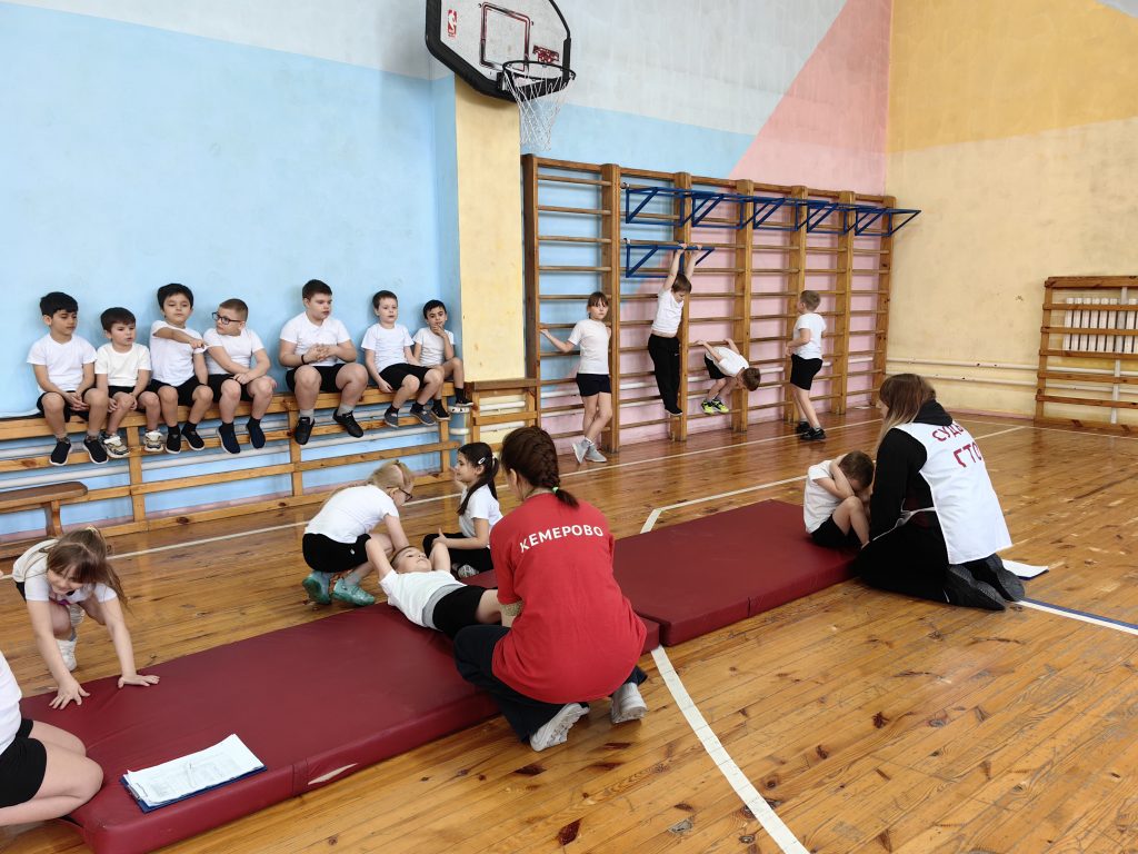 Клубы по месту жительства В городе Кемерово ученики школы № 51 успешно выполнили нормативы ГТО!