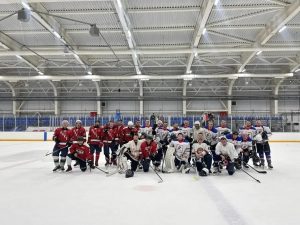 🏒 6 мая 2026 года в ледовом дворце «Металлист» (п. Металлплощадка) прошла захватывающая хоккейная встреча между командами:
